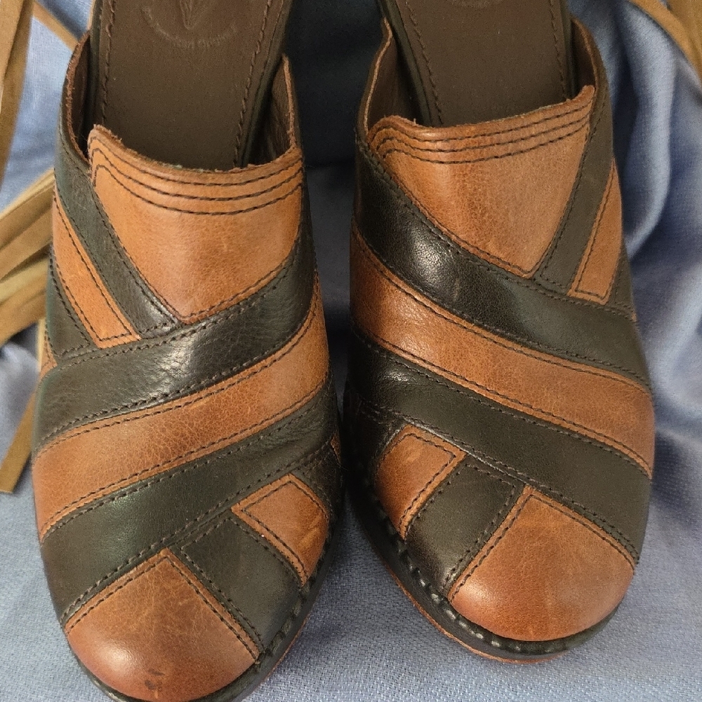 Frye Brown and Black Leather Mules - Picture 5 of 17